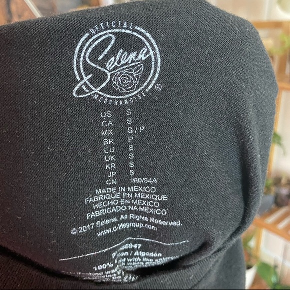 Selena Como La Flor T-Shirt - Picture 4 of 4